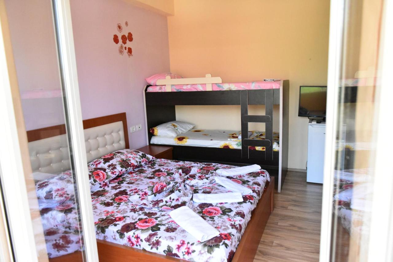 Hotel Kriti Max , Shengjin Shëngjin Kültér fotó