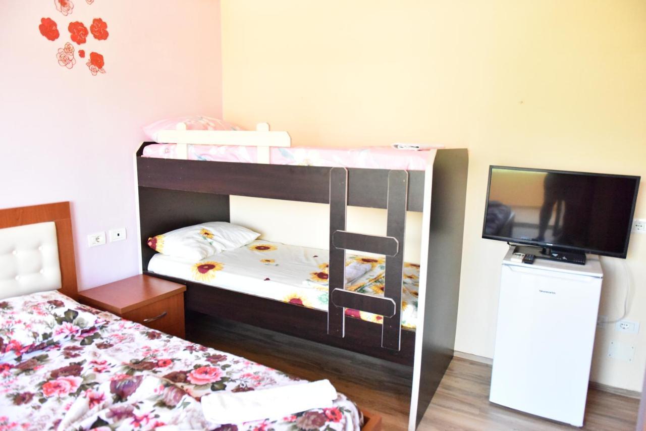 Hotel Kriti Max , Shengjin Shëngjin Kültér fotó