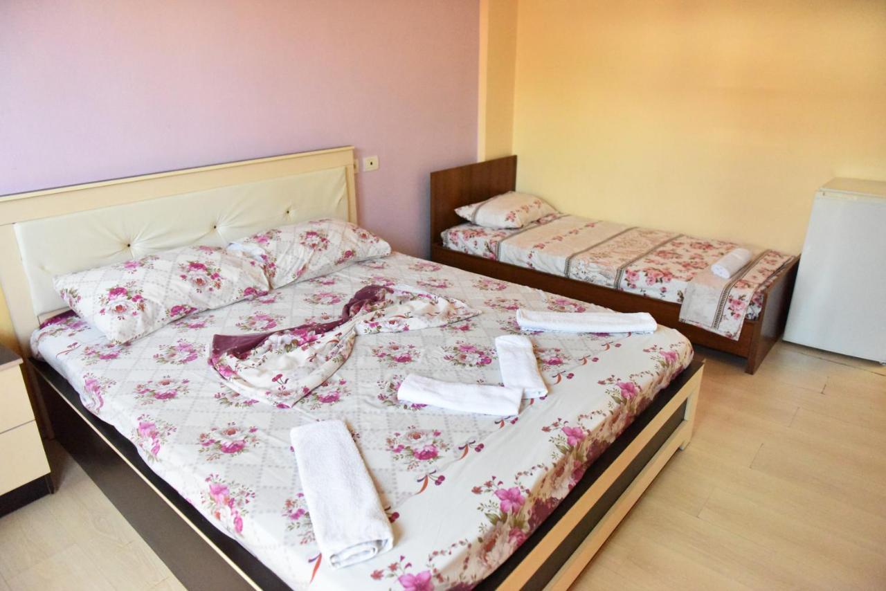 Hotel Kriti Max , Shengjin Shëngjin Kültér fotó