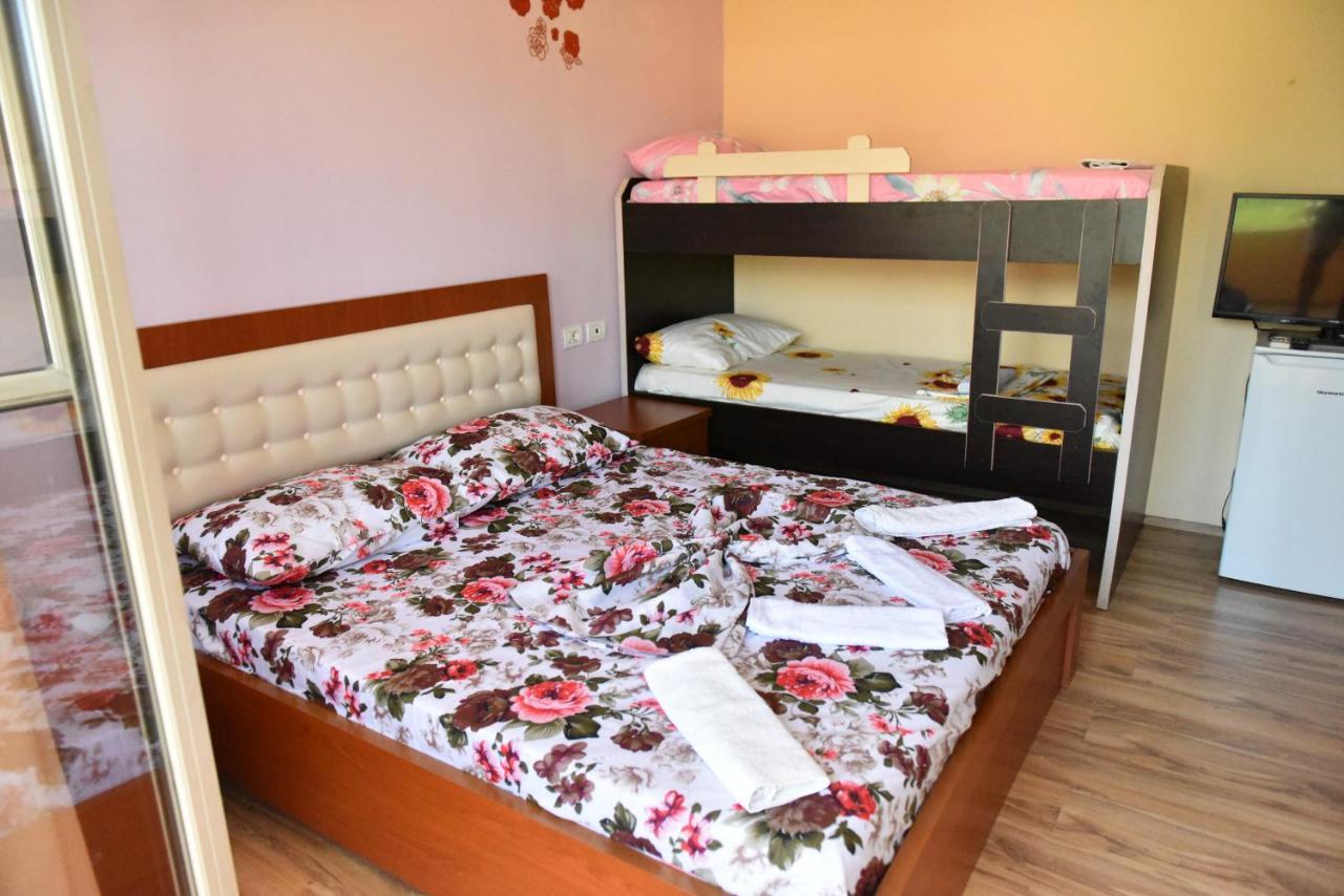 Hotel Kriti Max , Shengjin Shëngjin Kültér fotó