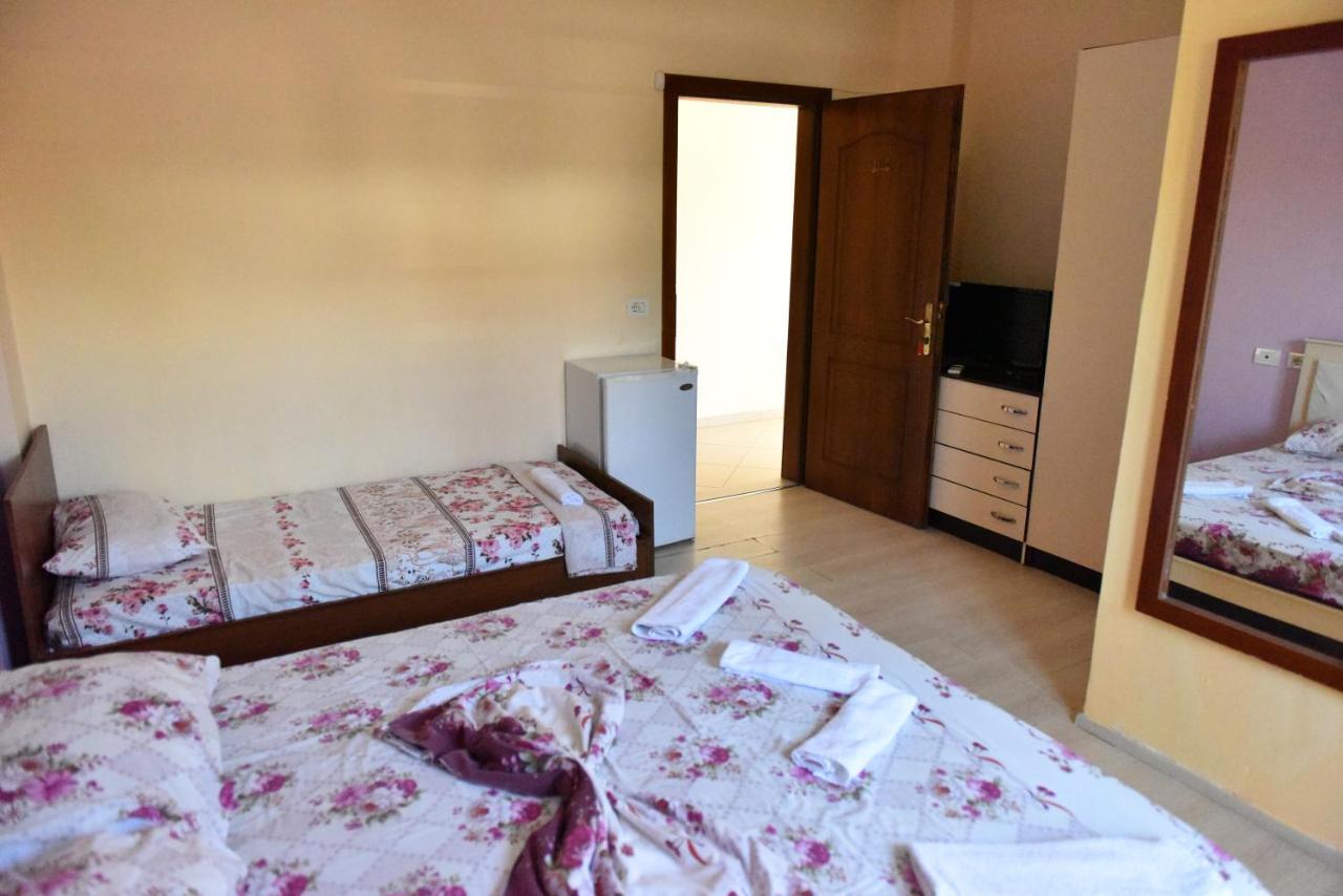 Hotel Kriti Max , Shengjin Shëngjin Kültér fotó