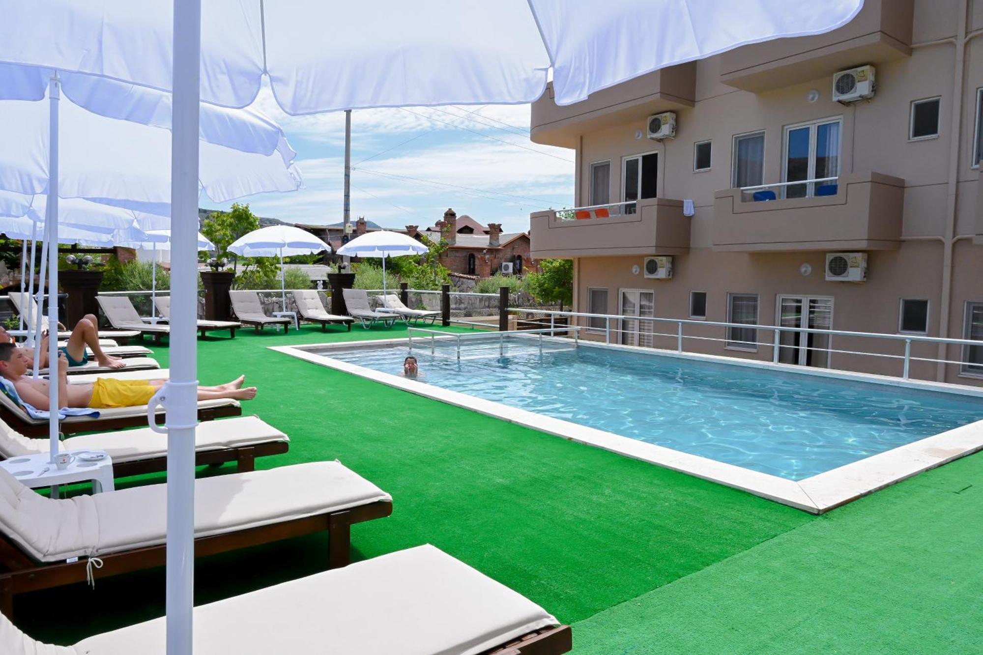 Hotel Kriti Max , Shengjin Shëngjin Kültér fotó
