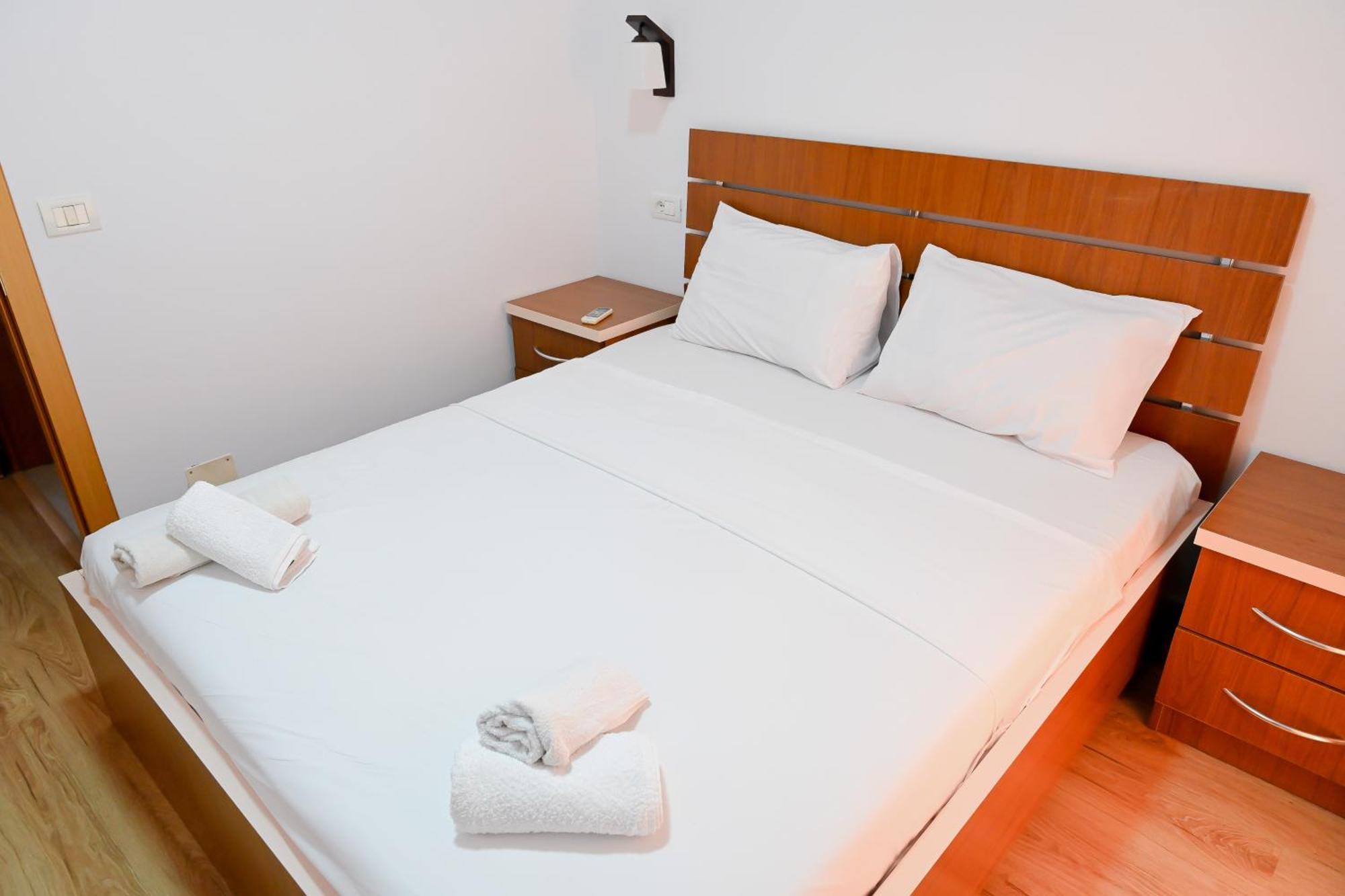 Hotel Kriti Max , Shengjin Shëngjin Kültér fotó