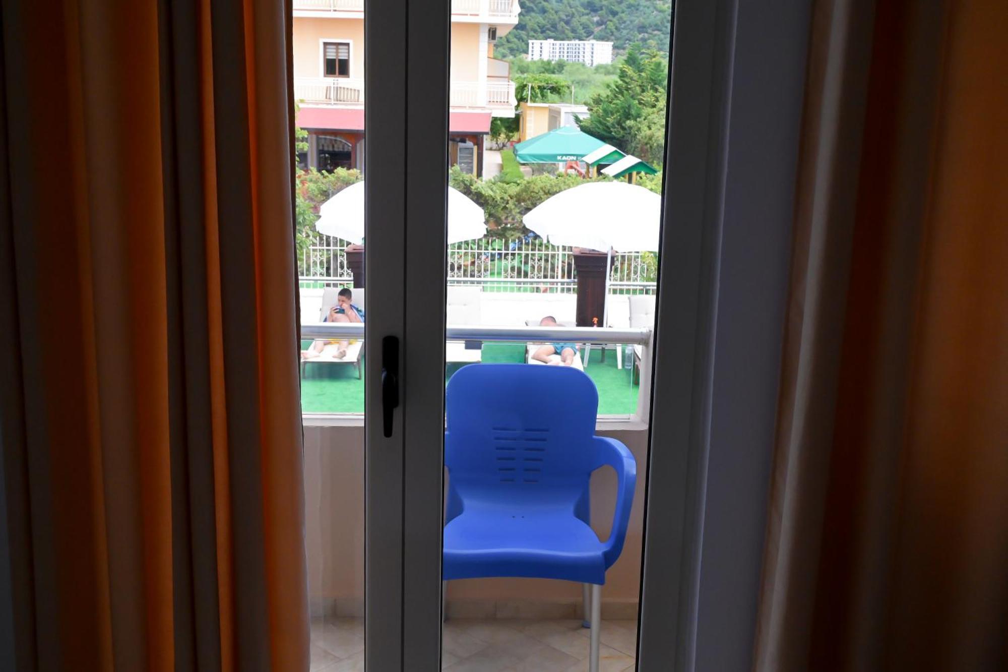 Hotel Kriti Max , Shengjin Shëngjin Kültér fotó