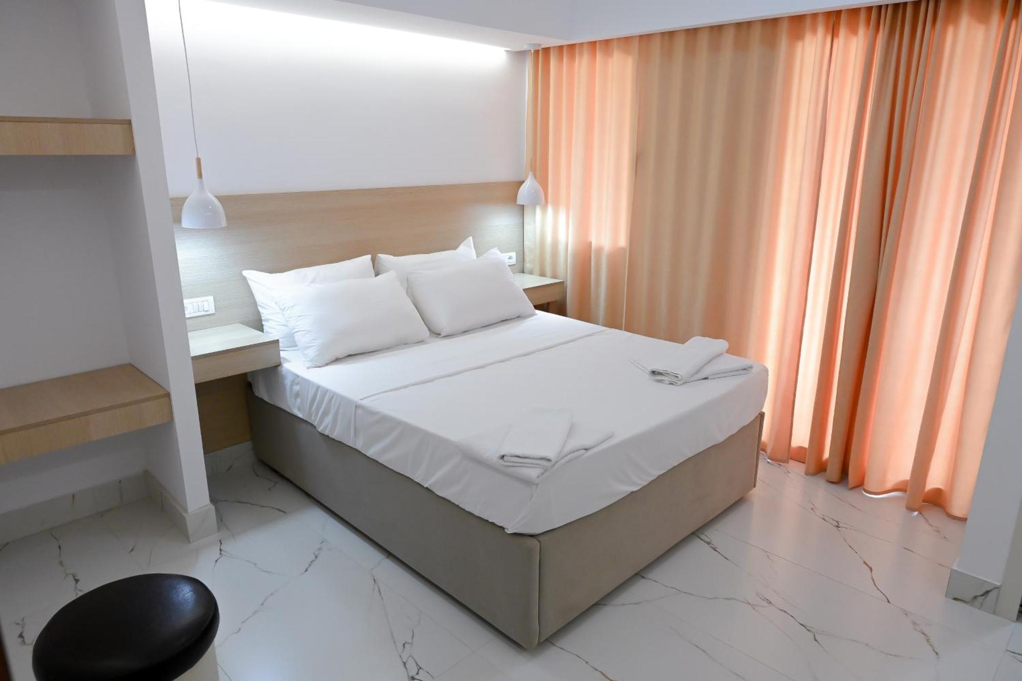 Hotel Kriti Max , Shengjin Shëngjin Kültér fotó