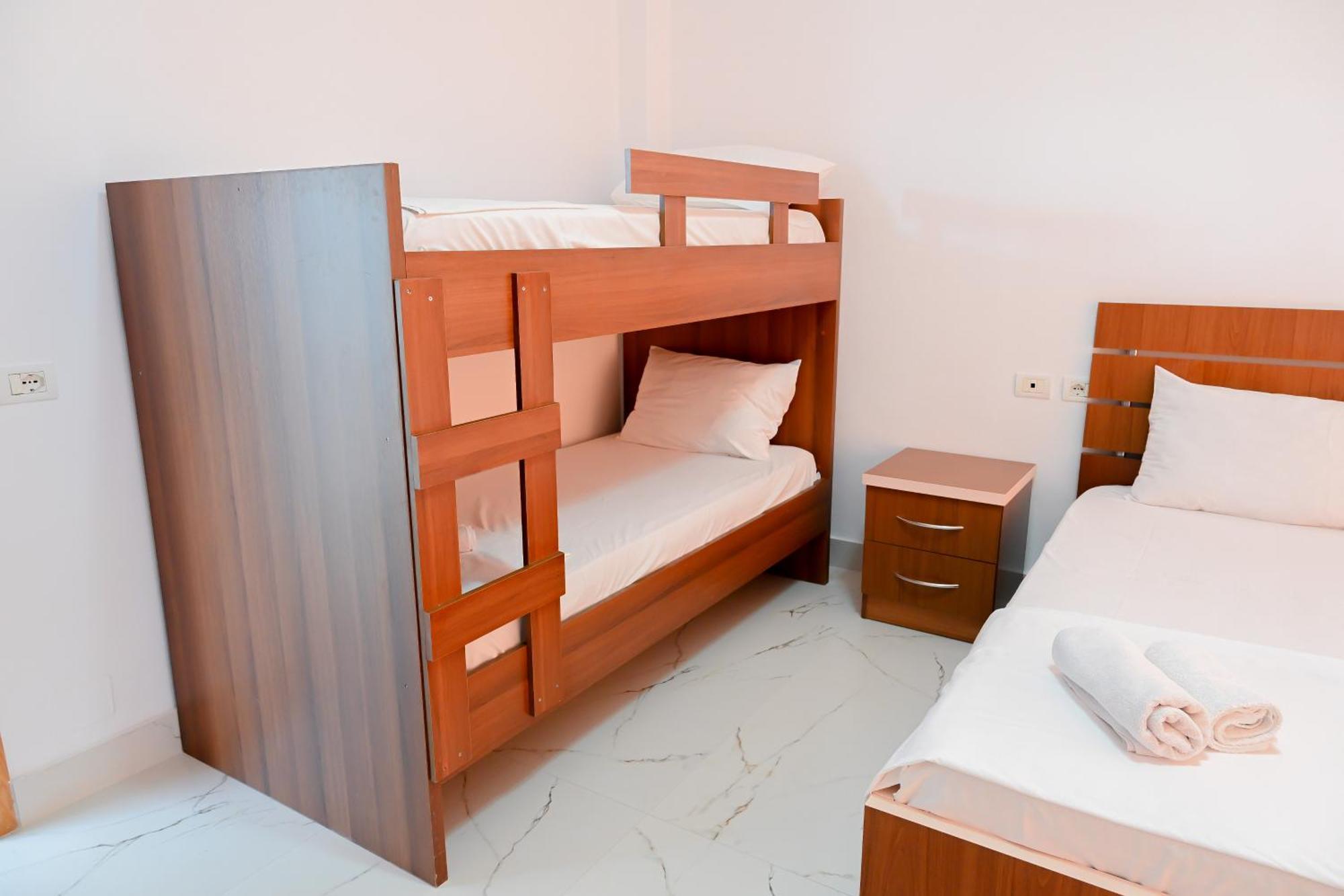 Hotel Kriti Max , Shengjin Shëngjin Kültér fotó