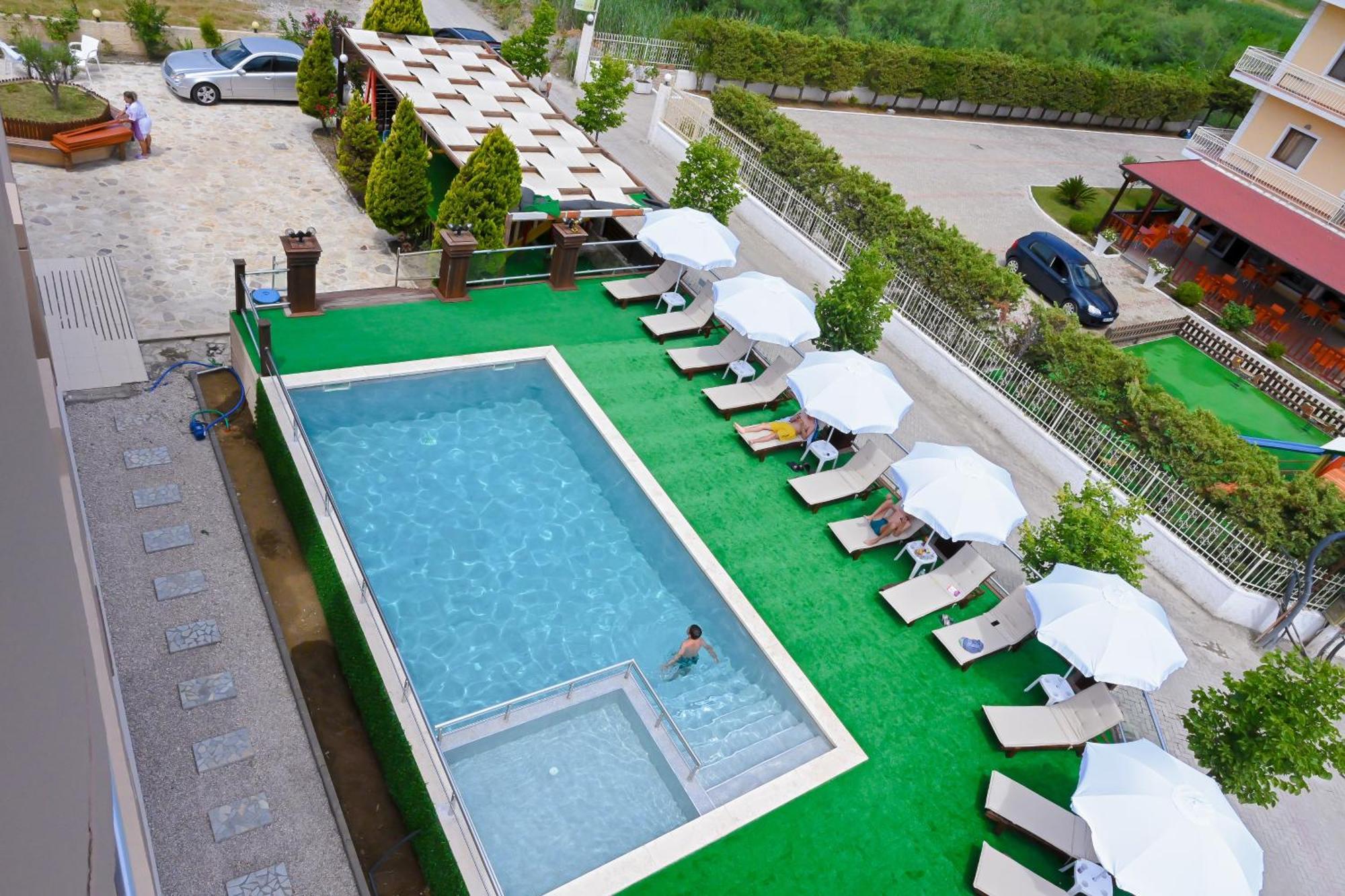 Hotel Kriti Max , Shengjin Shëngjin Kültér fotó